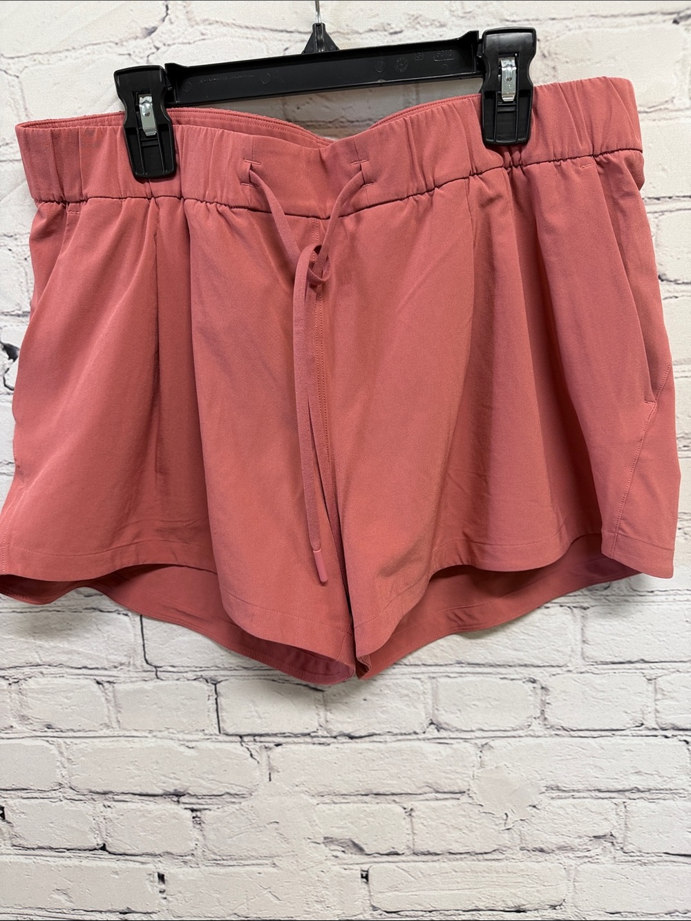 Lululemon Stroll At Sundown Shorts size 8